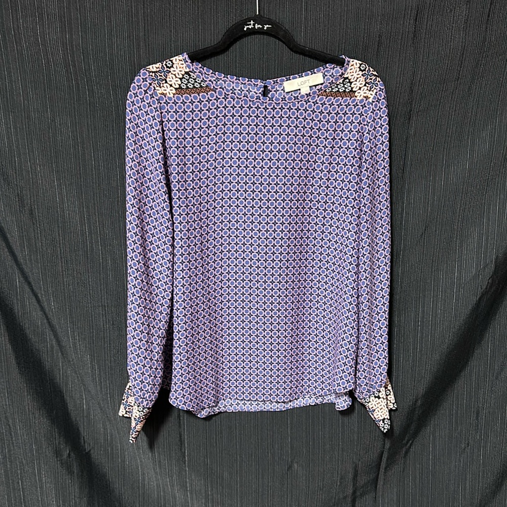 Loft brand‎ purple/ pink w/multi color design sheer top / size M / H-25